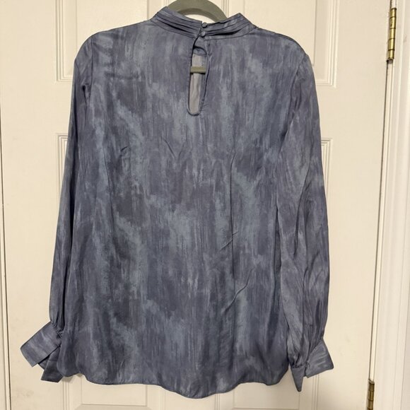 White House Black Market Keyhole Mock Neck Blouse – EUC, Size 8, Long Sleeve - Picture 2 of 5